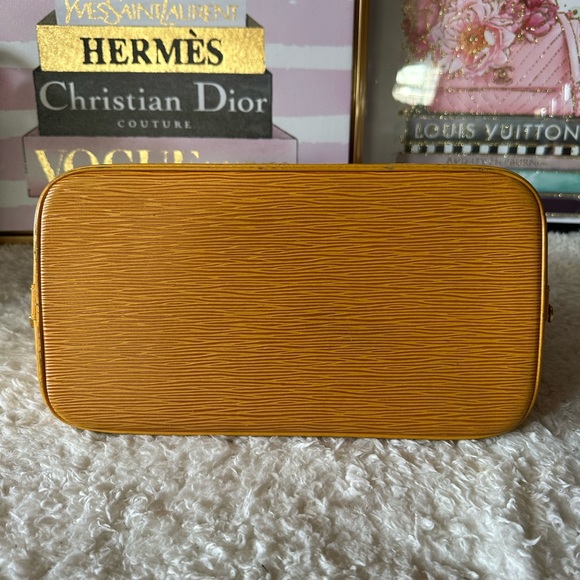 🥳HOST PICK🥳 Vintage Louis Vuitton Yellow Epi Leather Alma PM - Picture 9 of 16